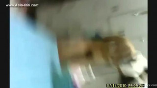 : 这是一部在大学澡堂的偷拍视频，众多女学生在浴室里洗澡更衣，赤裸的身体在手机摄像头下春光乍泄，充满着无限诱惑，赶快跟着视频去看一下真是的女生澡堂吧。 This Is An University Bashroom Voyeur Videojust View Beautiful Girl’s Naked Body 汤不热交流群365302768ホットポルノビデオ